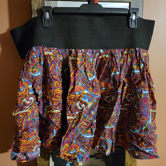 Paisley mumtum skirt - Picture 1 of 2
